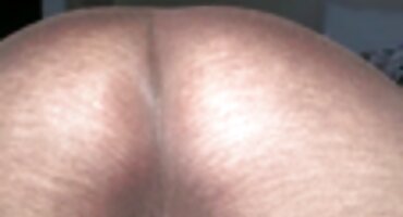 zoro sex Vào buổi sáng, cô nhảy lên vòi nước của một sex 2k3 người bạn nam và lừa dối chồng.